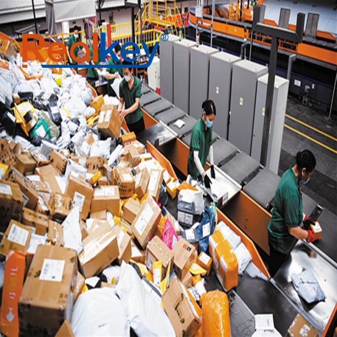 مرتب کننده کمربند متقاطع in e-commerce warehouse